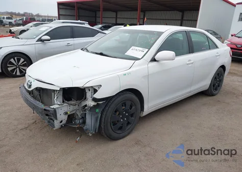 2010 Toyota Camry Le z USA, uszkodzony, nr VIN 4T4BF3EK6AR072870
